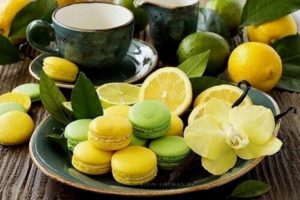 Лимоны и печенье Макарон